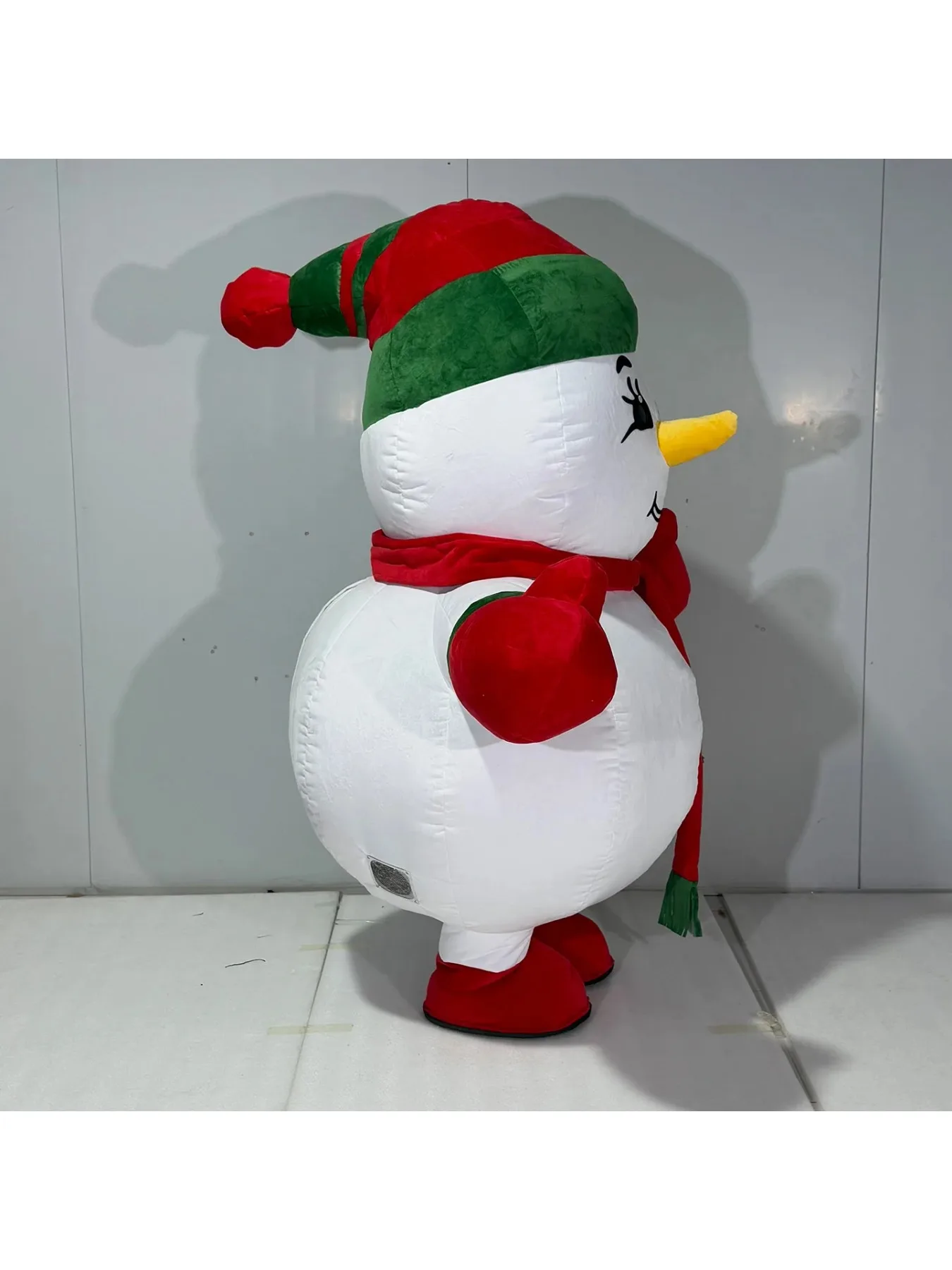 空気で膨らませるタイプの雪だるまの着ぐるみ。大人用。魅力的な - Costumes のレビューと価格