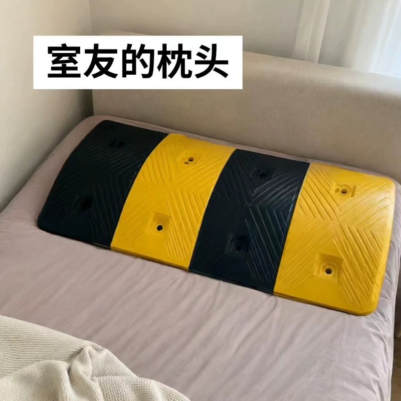 面白いスピードバンプ型おもちゃ、ゴム製のいたずらグッズ、友人 - Prank Toys のレビューと価格